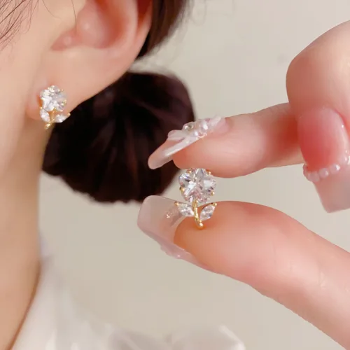 여성 반짝이 큐빅 플라워 귀걸이 - 두꺼운 14K 금도금