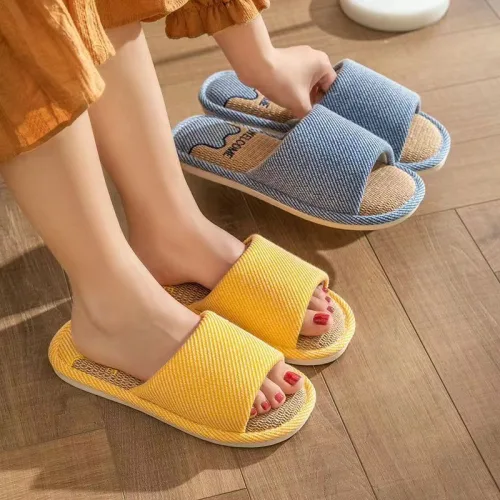 1+1 야옹이 통기성 사계절 발편한 슬리퍼 층간소음방지 귀여운 고양이 거실화 린넨커플 실내화