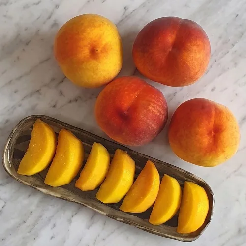 달콤한 과즙이 풍부해서 맛있는 말랑이 황도복숭아, 1개, 2kg(중대과:8-12과)