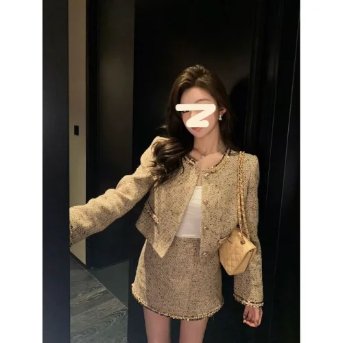 여성 쇼트 재킷 스커트 세트로 우아한 슬림핏 디자인yf