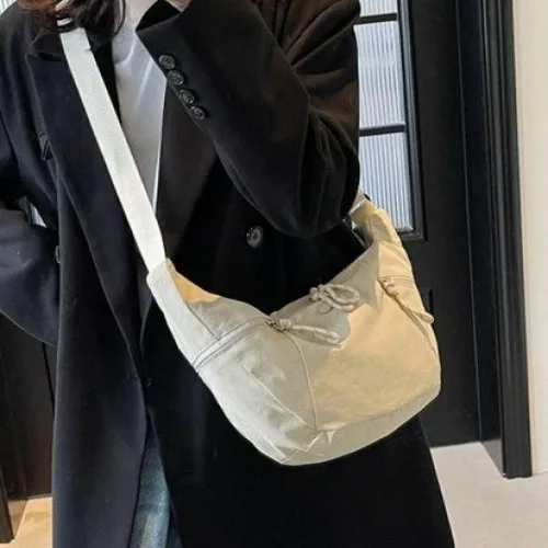 여성 반달 여행용 나일론 데일리  해외여행 크로스백