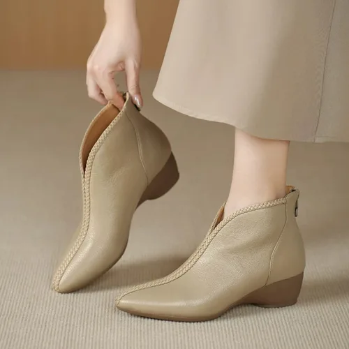 여성 신상 가을 겨울 빈티지 미들힐 앵클 부츠 뾰족코 통굽 컴포트 앵글 부츠